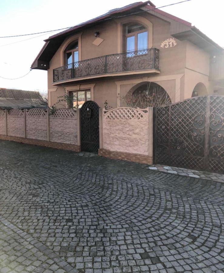 Катерина Hotell Chynadiyovo Exteriör bild