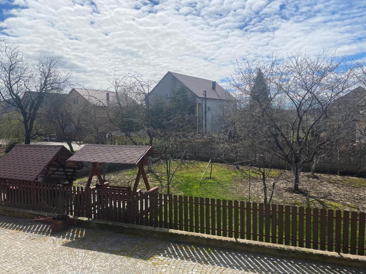 Катерина Hotell Chynadiyovo Exteriör bild