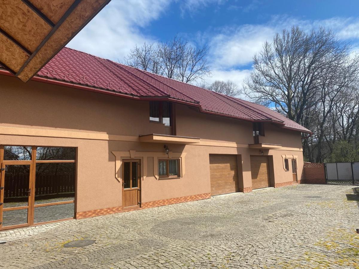 Катерина Hotell Chynadiyovo Exteriör bild