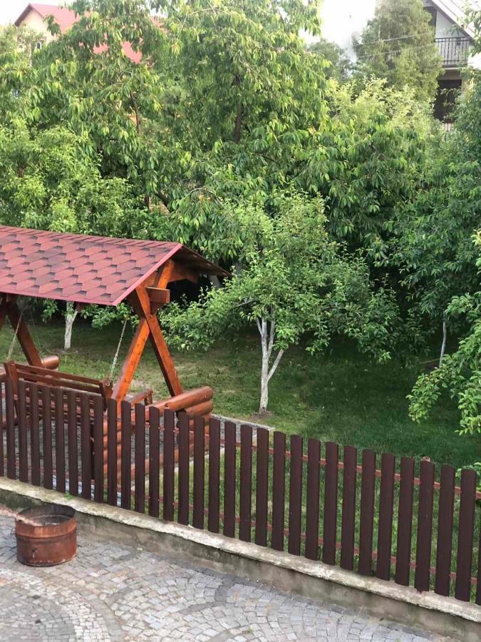 Катерина Hotell Chynadiyovo Exteriör bild