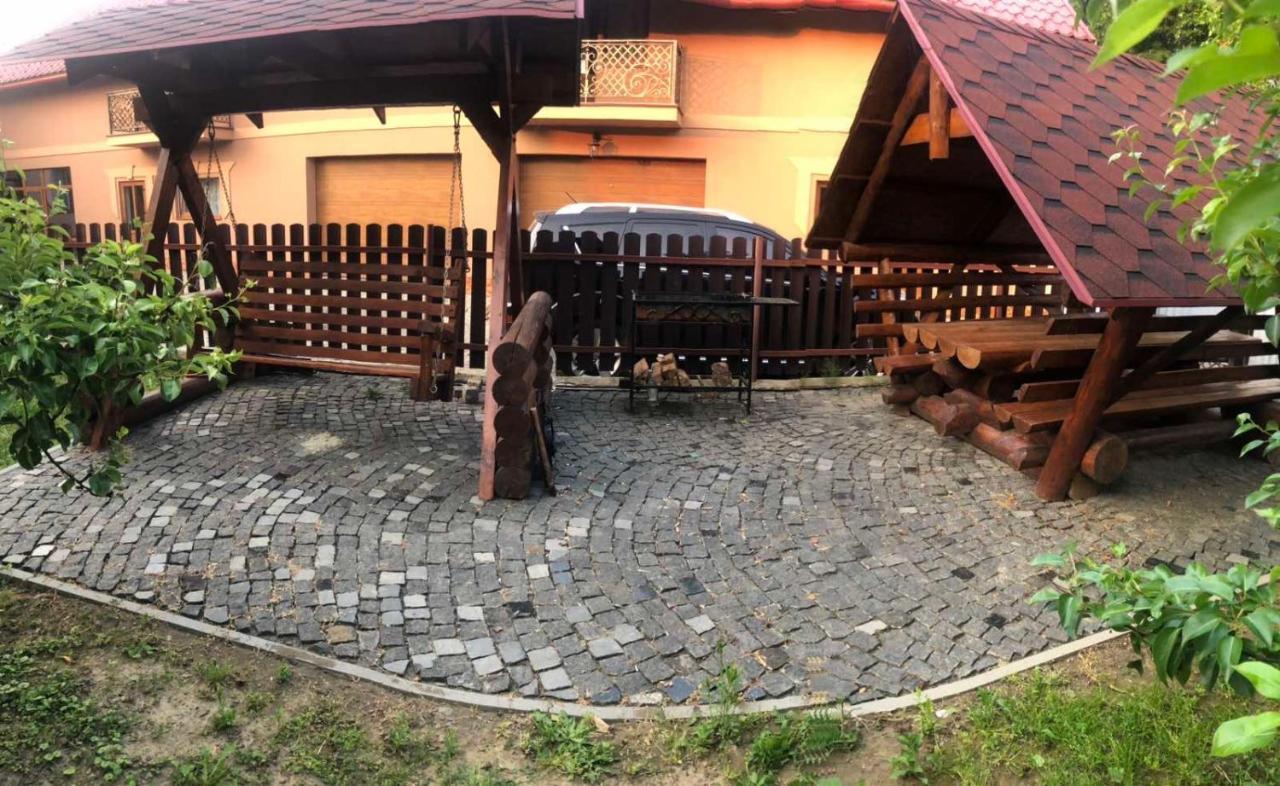 Катерина Hotell Chynadiyovo Exteriör bild